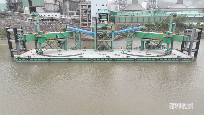 5000T/h圓弧軌道式裝船機